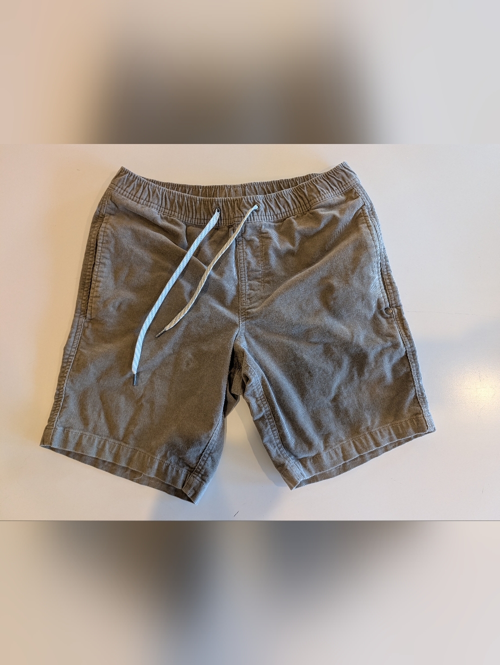 Vuori Corduroy Shorts Men's Size Small 8" Inseam Optimist Taupe